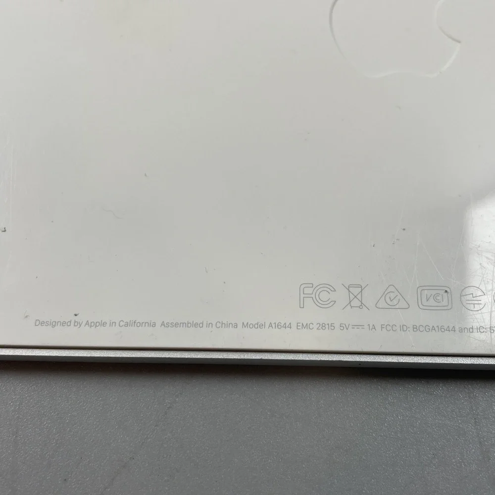 Apple Magic Keyboard A1644 Silver White Wireless Rechargeable Keyboard TESTED